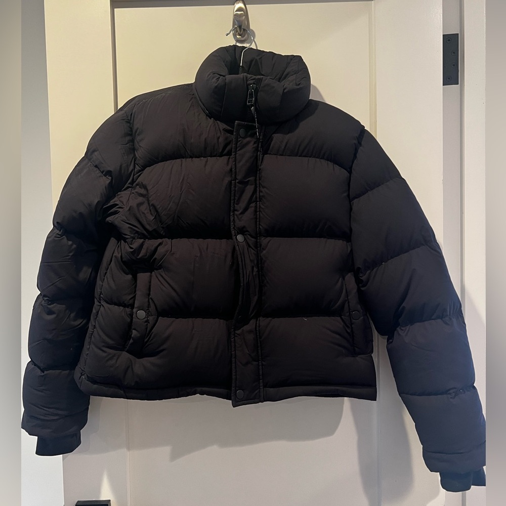 Aritzia Superpuff shorty size M